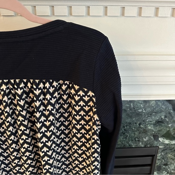 LOFT Navy Blue Ribbed Floral Mixed Media Blouse, 3/4 sleeve, size XS - Picture 6 of 9